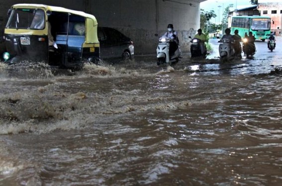 Heavy rain alert in Karnataka districts Heavy rain alert in Karnataka districts