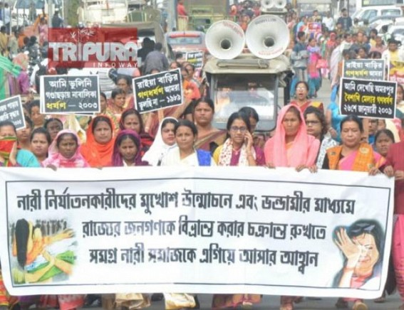 Various women report cash promise of Rs.1000, free food behind attending BJP’s Mohila Morcha Rally Various women report cash promise of Rs.1000, free food behind attending BJP’s Mohila Morcha Rally