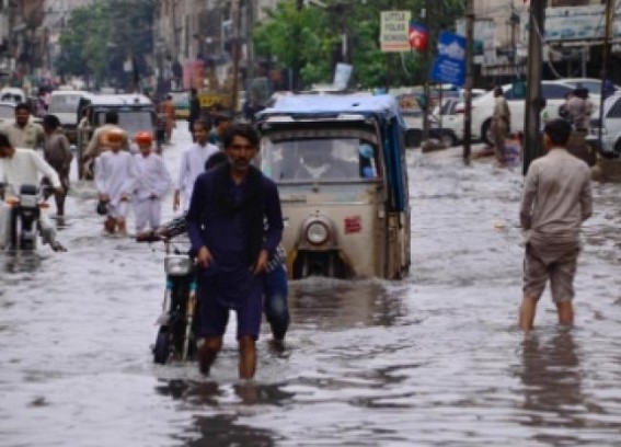 Flash floods kill 34 in Pak in 24 hrs