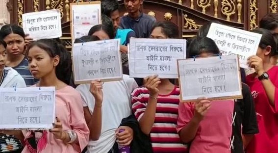 Players from all Tripura gheraoed Tripura State Olympic Association Secretary Rupak Deb Roy’s house based on an alleging 'Embezzlement of Money' Players from all Tripura gheraoed Tripura State Olympic Association Secretary Rupak Deb Roy’s house based on an alleging 'Embezzlement of Money'