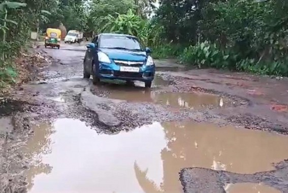 Bishalgarh-Boxanagar road remains pathetic