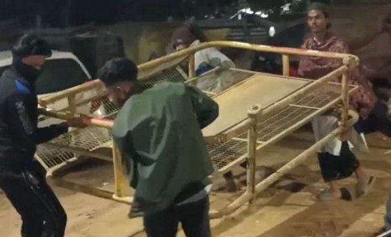 Attack on Rickshaw Drivers: Aggressive Protesters Removed Police Equipment, Blocked Road and Threatened Drivers