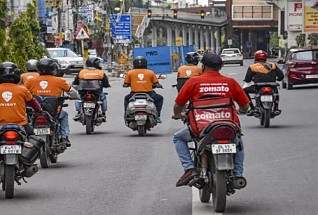 GST Council Meeting Today!! Swiggy, Zomato Delivery Charges May Become Cheaper