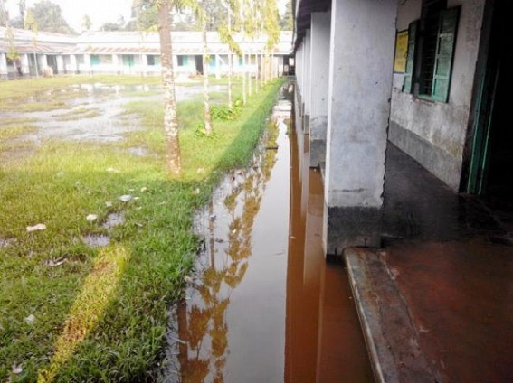 Udaipur : HM busy in amusement; students compelled to remain in rain soaked classes, Rs 4 crore building completed but no fund for inauguration? Udaipur : HM busy in amusement; students compelled to remain in rain soaked classes, Rs 4 crore building completed but no fund for inauguration?