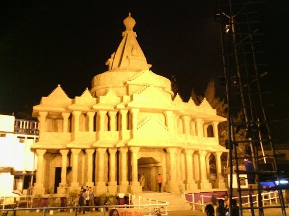 Udaipur : Theme Gujarat in Rabindra Sangha, Durga Puja fever grips Lake City on Maha Saptami Udaipur : Theme Gujarat in Rabindra Sangha, Durga Puja fever grips Lake City on Maha Saptami