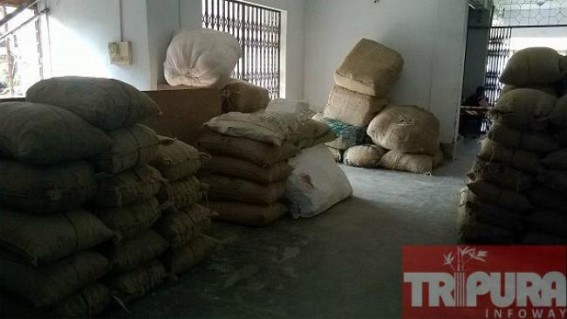 Sale tax Dept seized goods of worth 4 lakhs Sale tax Dept seized goods of worth 4 lakhs