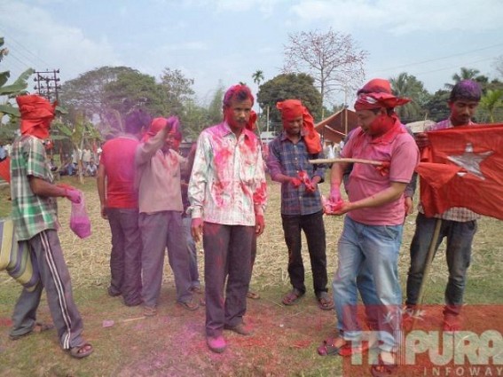 Red flags waving at Kalyanpur after Election result : CPI-M (6), IPFT (1) Red flags waving at Kalyanpur after Election result : CPI-M (6), IPFT (1)
