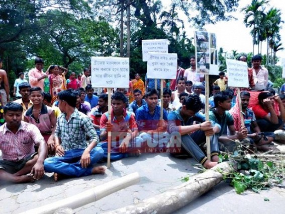 Ambassa: Locale blocked NH demanding maintenance of bridge Ambassa: Locale blocked NH demanding maintenance of bridge