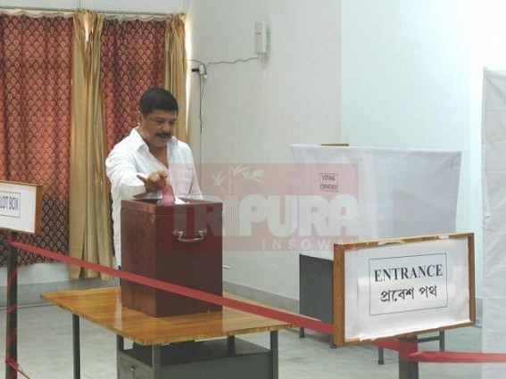 Tripura Ex-Congress MLAs cast vote for Kovind Tripura Ex-Congress MLAs cast vote for Kovind