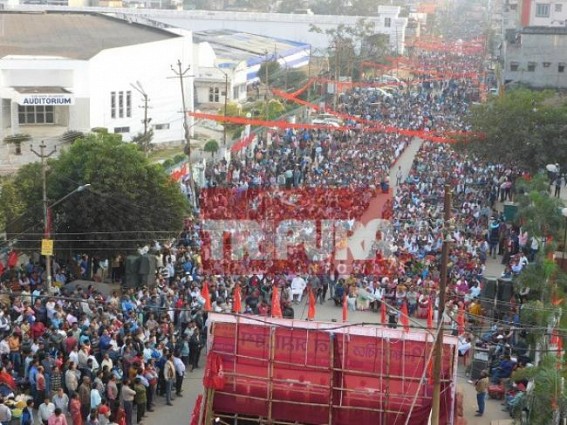 Amidst 4th Pay Commission, huge employee-cadres gathering at CPI-M's rally Amidst 4th Pay Commission, huge employee-cadres gathering at CPI-M's rally