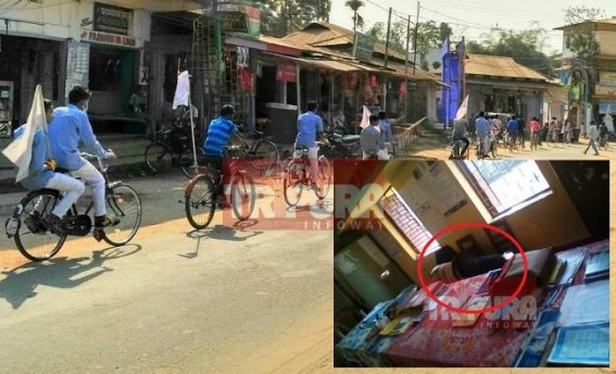 Tripura 97 % literacy rate’s quality at peril : School HM sleeping at 11.30 AM; students struggling under Sun, waving Red flags Tripura 97 % literacy rate’s quality at peril : School HM sleeping at 11.30 AM; students struggling under Sun, waving Red flags