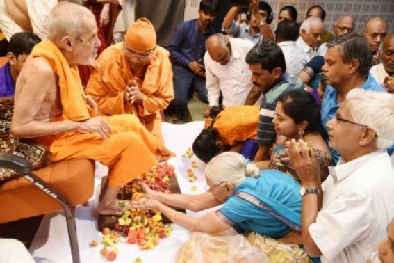 Karnataka's Hindu pontiff Vishwesha Tirtha passes away Karnataka's Hindu pontiff Vishwesha Tirtha passes away