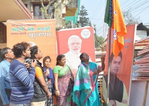 Beneficiaries of Govt schemes have to hoist BJP flags in houses till Lok Sabha Election Beneficiaries of Govt schemes have to hoist BJP flags in houses till Lok Sabha Election