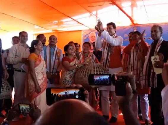 Biplab Deb gifts 2000 ducks to Neermahal locals, 48000 ducks pending Biplab Deb gifts 2000 ducks to Neermahal locals, 48000 ducks pending