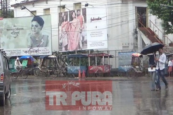 Rain caused massive business losses, affected daily workers' livelihoods Rain caused massive business losses, affected daily workers' livelihoods