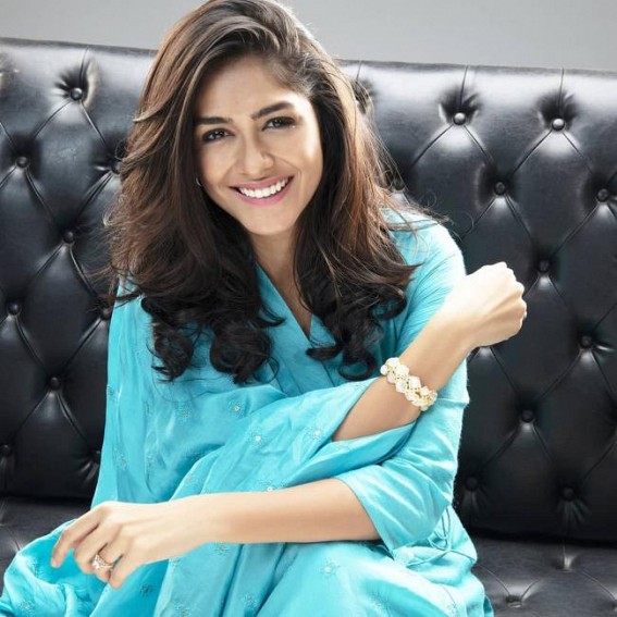 Mrunal Thakur shares benefits of missing work amid COVID-19 Mrunal Thakur shares benefits of missing work amid COVID-19