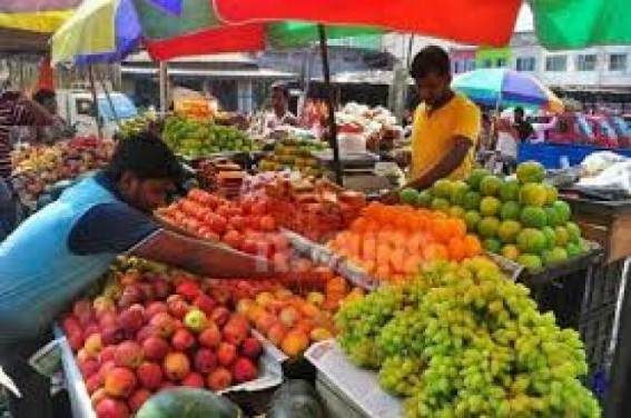 Fruit sellers are facing the highest losses due to the outbreak of Coronavirus Fruit sellers are facing the highest losses due to the outbreak of Coronavirus