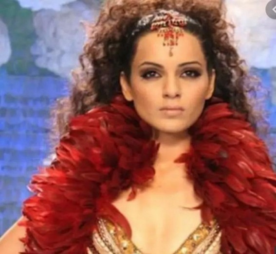 Kangana Ranaut longs for love in new poem 'Aasman' Kangana Ranaut longs for love in new poem 'Aasman'