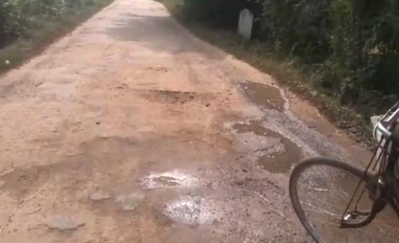 Road in deplorable shape at Udaipur's Chataria for last 3 years : No maintenance Road in deplorable shape at Udaipur's Chataria for last 3 years : No maintenance
