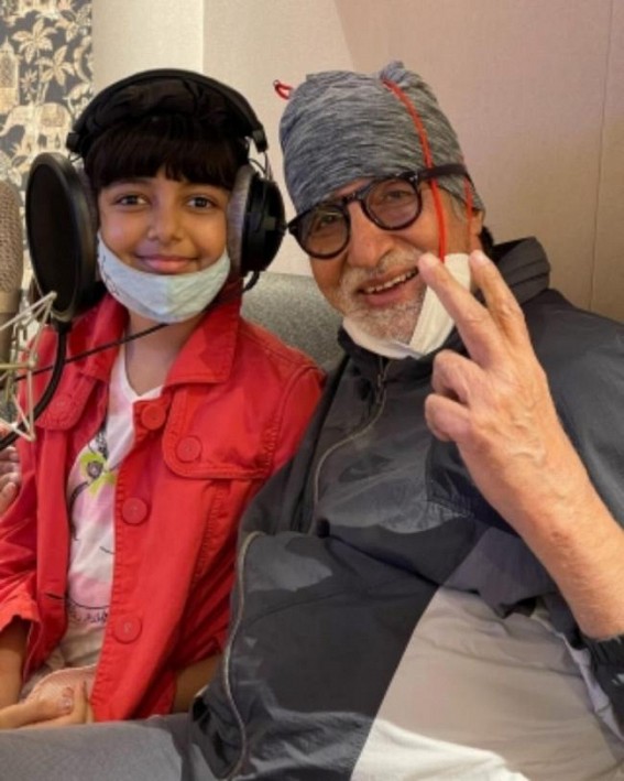Big B makes music with Aaradhya, Aishwarya and Abhishek Big B makes music with Aaradhya, Aishwarya and Abhishek