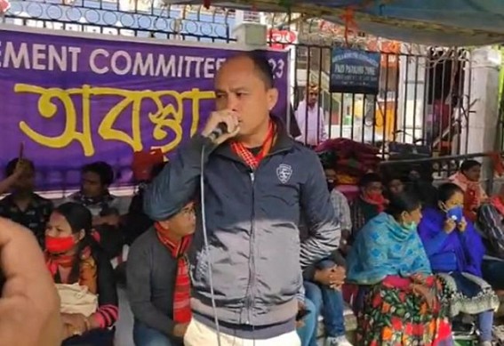 10323 Teachers Protest falls on Day 13 : 'No Teacher will sleep in City Centre from Today ! Teachers to Sleep on Roads', announced JMC Convener Prasanta Debbarma 10323 Teachers Protest falls on Day 13 : 'No Teacher will sleep in City Centre from Today ! Teachers to Sleep on Roads', announced JMC Convener Prasanta Debbarma