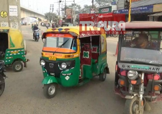 BMS moves with Empty vehicles in Agartala, BJP Claims 'No Strike' BMS moves with Empty vehicles in Agartala, BJP Claims 'No Strike'