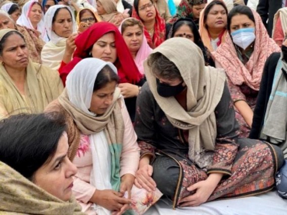 Priyanka meets family of deceased farmer in UP Priyanka meets family of deceased farmer in UP
