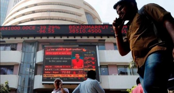 Sensex gives up gains to turn red; HDFC, RIL down Sensex gives up gains to turn red; HDFC, RIL down
