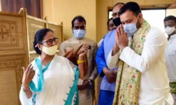 Tejashwi meets Mamata, promises her support Tejashwi meets Mamata, promises her support