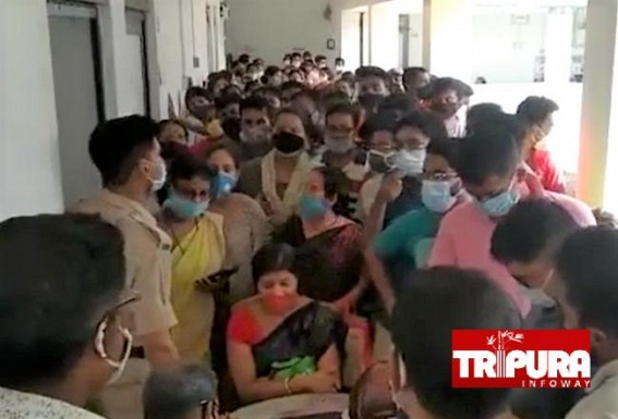 Vaccine Crisis in Tripura : Chaos in Belonia Vaccine Centre as Public turned Furious against Health Workers Vaccine Crisis in Tripura : Chaos in Belonia Vaccine Centre as Public turned Furious against Health Workers