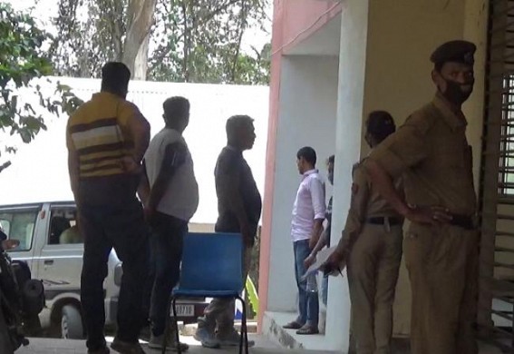 55 Yrs Old man's hanging dead body recovered : Body sent for Post Mortem 55 Yrs Old man's hanging dead body recovered : Body sent for Post Mortem