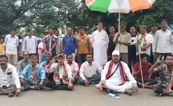 Tripura Pre-Poll Violence : Congress gheraos Kailashahar PS Tripura Pre-Poll Violence : Congress gheraos Kailashahar PS