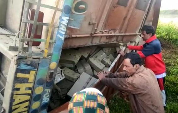 2 persons sustained critical injuries in a road mishap at Bishalgarh Bypass road 2 persons sustained critical injuries in a road mishap at Bishalgarh Bypass road