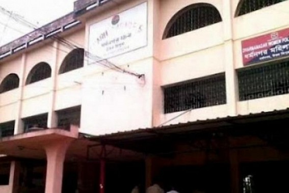 Mafia-Raj in the name Durga Puja : 2 Beaten up by 'Egiye Cholo' Club members at Dharmanagar Mafia-Raj in the name Durga Puja : 2 Beaten up by 'Egiye Cholo' Club members at Dharmanagar