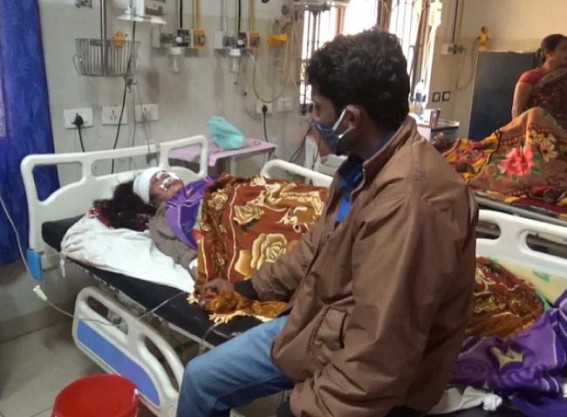 Deteriorated Law and order in State: Mother and daughter were attacked in Broad Day Light, Gold Ornaments Snatched Deteriorated Law and order in State: Mother and daughter were attacked in Broad Day Light, Gold Ornaments Snatched