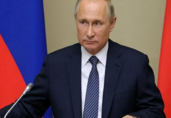 Putin is trapped in a closed world of his own making, Western spies believe Putin is trapped in a closed world of his own making, Western spies believe