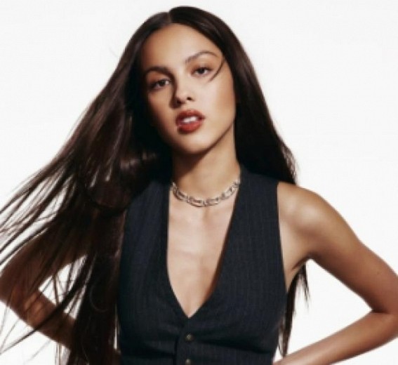 Olivia Rodrigo joins chorus against US abortion ruling at Glastonbury Olivia Rodrigo joins chorus against US abortion ruling at Glastonbury