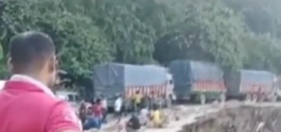Tripura Bound Vehicles are Stuck in Meghalaya as Traffic Immovable covering 25 KM areas Tripura Bound Vehicles are Stuck in Meghalaya as Traffic Immovable covering 25 KM areas