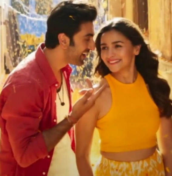 Ranbir-Alia's 'Kesariya' full version sparks a meme fest Ranbir-Alia's 'Kesariya' full version sparks a meme fest