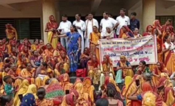 Gujarat: Cong MLA threatens to chop off policemen's fingers if they harrass anganwadi workers Gujarat: Cong MLA threatens to chop off policemen's fingers if they harrass anganwadi workers