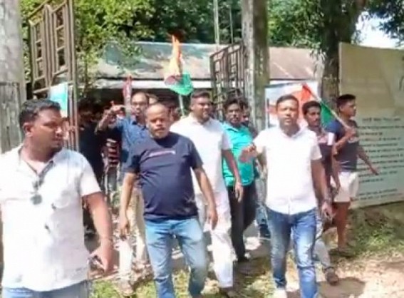 Over Pathetic road-ways Congress placed deputation to Aravind Nagar Gram Panchayat in Bishalgarh Over Pathetic road-ways Congress placed deputation to Aravind Nagar Gram Panchayat in Bishalgarh