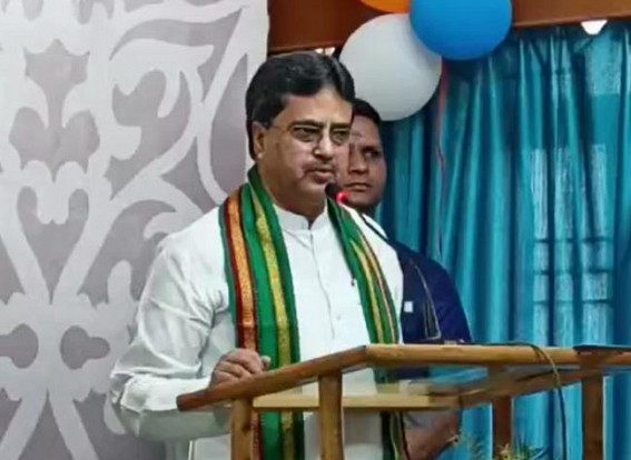 ‘You are paid for the Service with the Public Taxes’: CM tells Bankers over Customer Relation Issues ‘You are paid for the Service with the Public Taxes’: CM tells Bankers over Customer Relation Issues