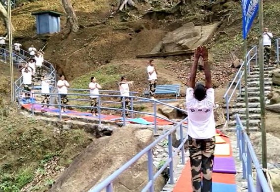 Kailashahar: BSF 199 Battalion observed Yoga Day, on the occasion of Azadi ka Amrit Mohotsav Kailashahar: BSF 199 Battalion observed Yoga Day, on the occasion of Azadi ka Amrit Mohotsav