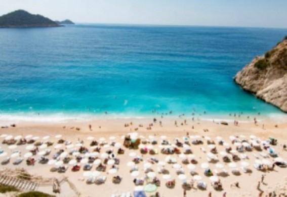 Turkey expects to boost economy with summer tourism Turkey expects to boost economy with summer tourism