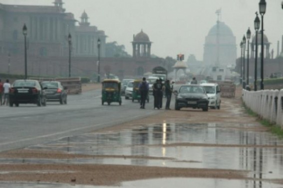 Delhi records 24.5 degrees as minimum temperature after light rain Delhi records 24.5 degrees as minimum temperature after light rain