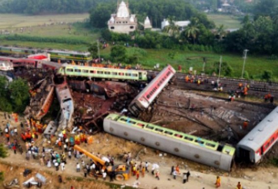 Odisha train tragedy: 6 bodies handed over to families Odisha train tragedy: 6 bodies handed over to families