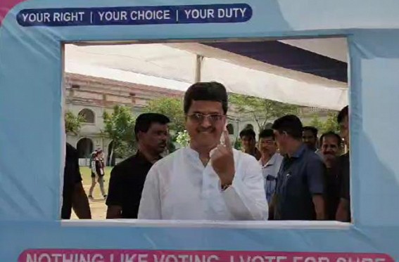 CM casts Vote, appeals to all Voters to cast their Votes