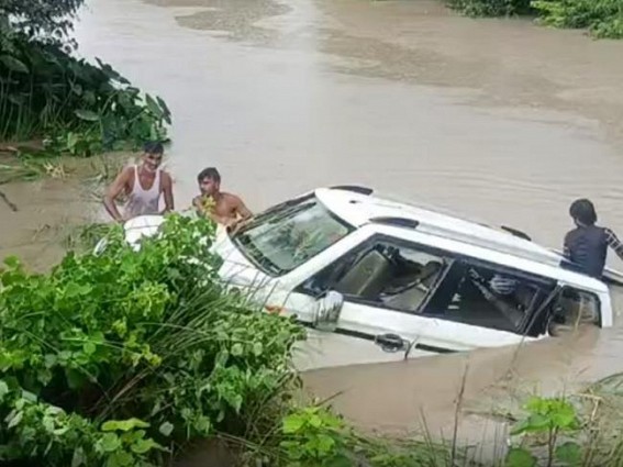 11 dead as vehicle plunges into canal in UP's Gonda 11 dead as vehicle plunges into canal in UP's Gonda