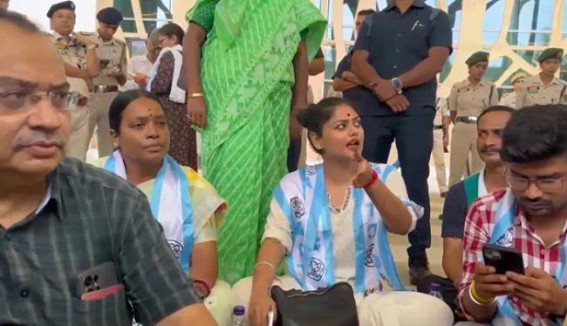 'BJP Delegations are Visiting West Bengal Everyday! Why can't Trinamool Delegations Visit Tripura then?' Asked Trinamool MPs as they Face Obstacle at Agartala Airport 'BJP Delegations are Visiting West Bengal Everyday! Why can't Trinamool Delegations Visit Tripura then?' Asked Trinamool MPs as they Face Obstacle at Agartala Airport