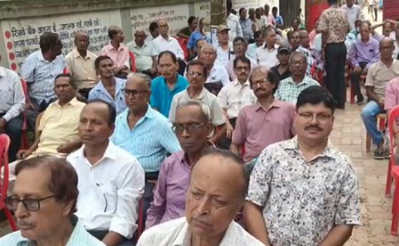 Pensioners’ Forum Holds Three-Day Nationwide Protest Over 11-Point Charter of Demands Pensioners’ Forum Holds Three-Day Nationwide Protest Over 11-Point Charter of Demands